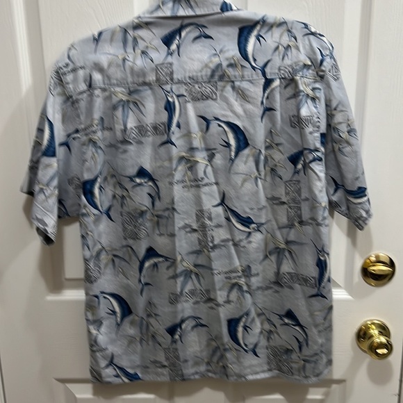 Hook & Tackle shirt, size medium - Picture 6 of 7